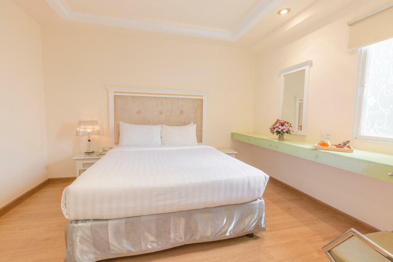 Dyn Opera Hotel Ho Chi Minh City Exterior photo